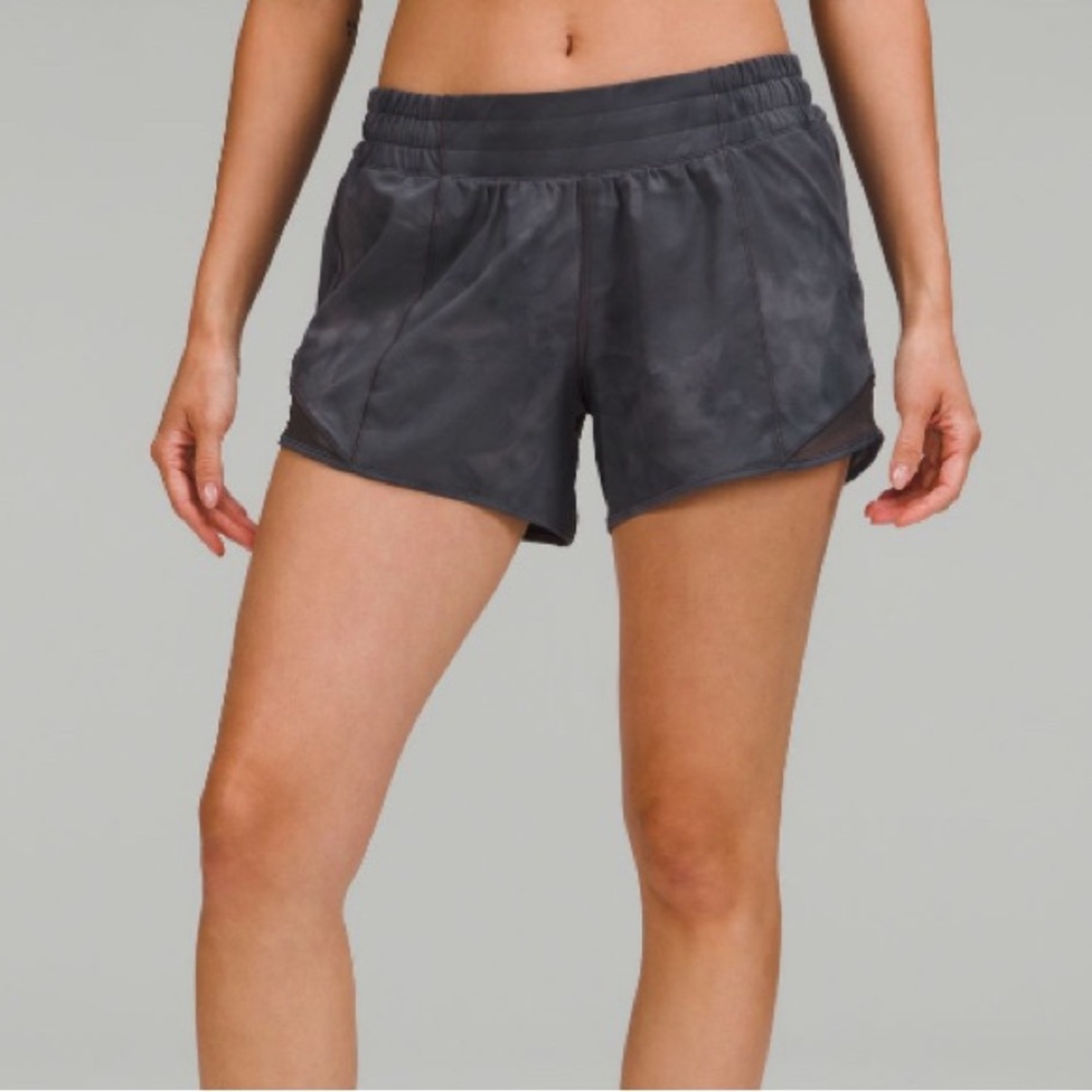 Lululemon Hotty Hot Low-Rise Lined
Short 4" Diamond Dye